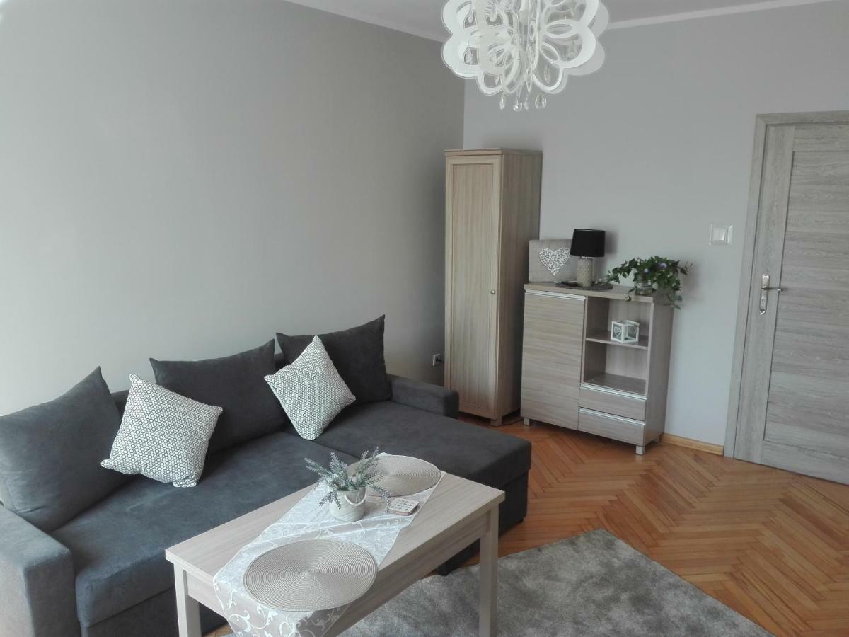 Hostel Grono Zielona Góra Buitenkant foto
